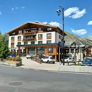 hotel-bernina-livigno.it-lombardy.com/