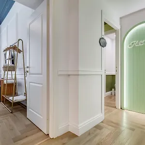 Hold - Luxury Bed & Breakfast Rome